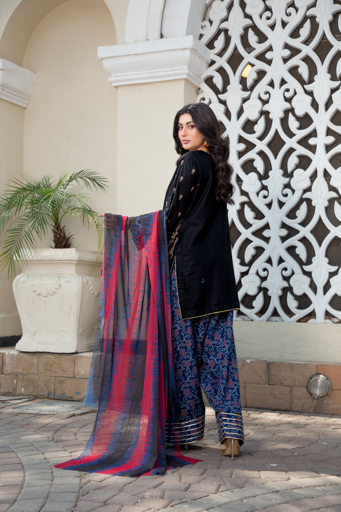 Naeva Farshi Shalwar