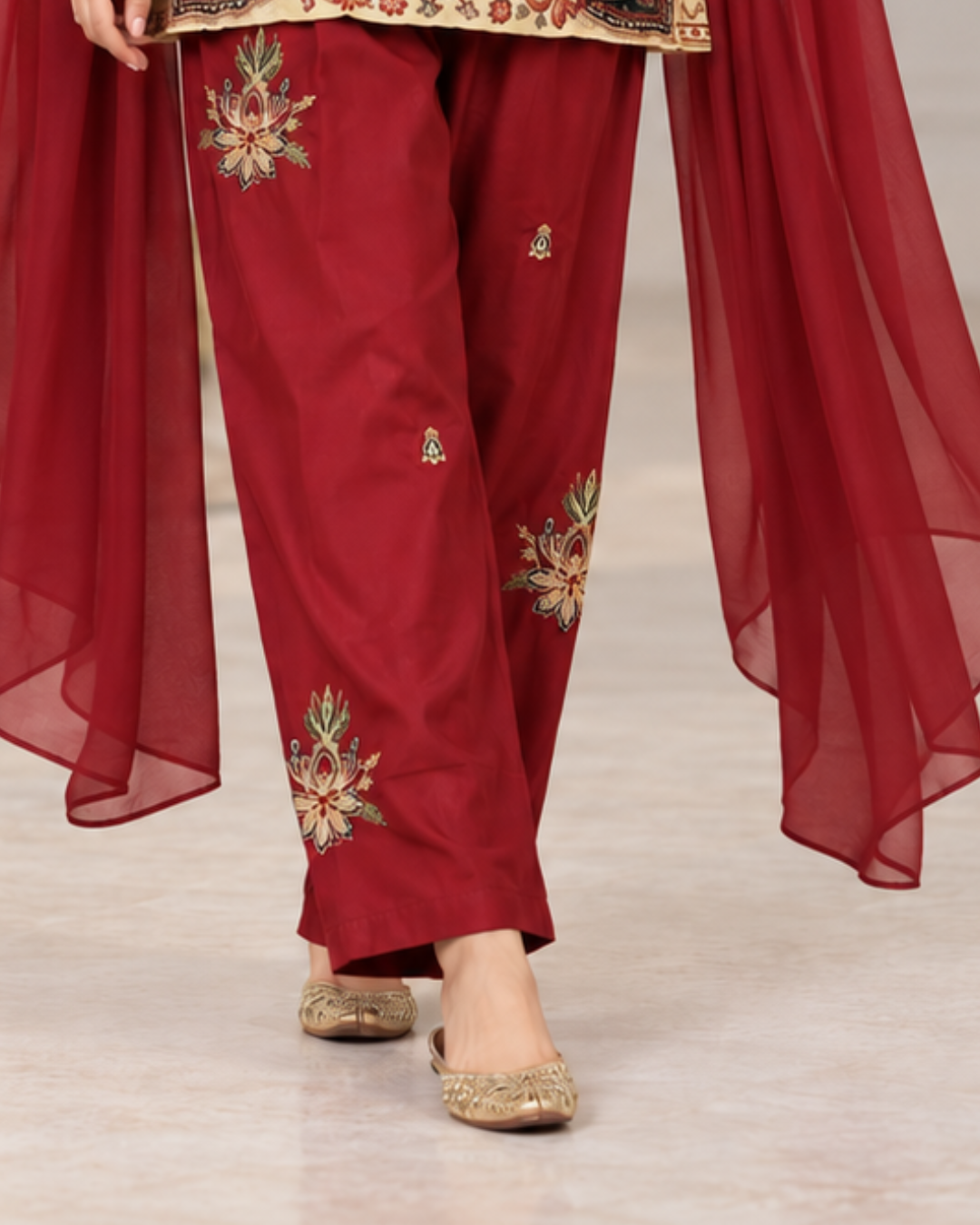 Luxe Loom 3-Piece Dhanak Farshi Suit by Syra's Atelier — outfit image 3